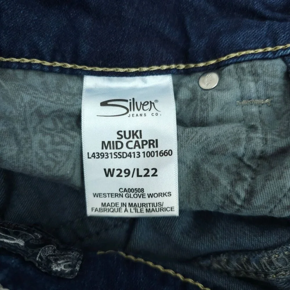 Silver Suki Mid Capri Jeans Size 29 x 22 Dark Wash Mid Rise Stretch Denim Pants